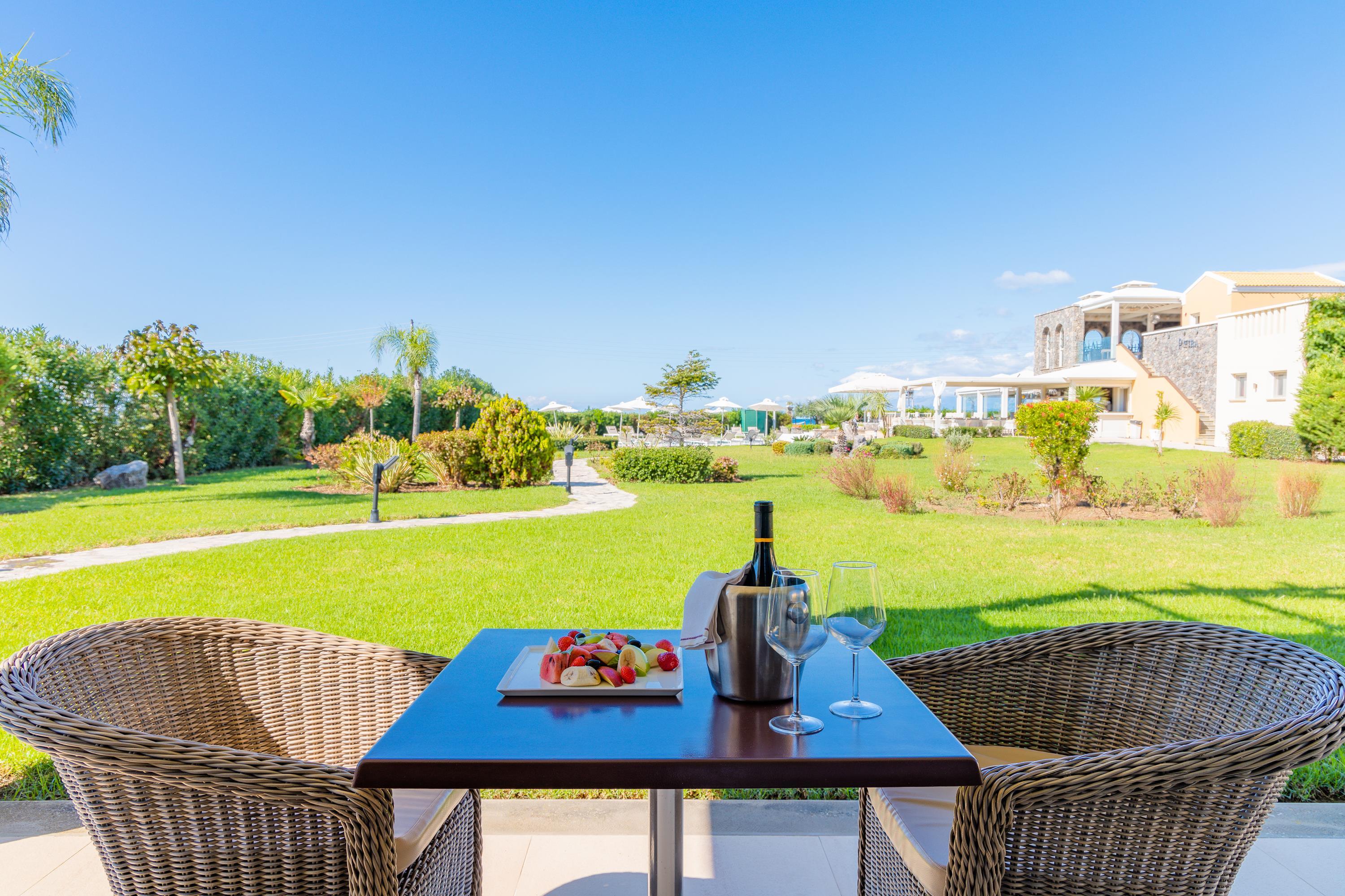 Restia Suites Exclusive Resort (Adults Only) Αχαράβη Εξωτερικό φωτογραφία